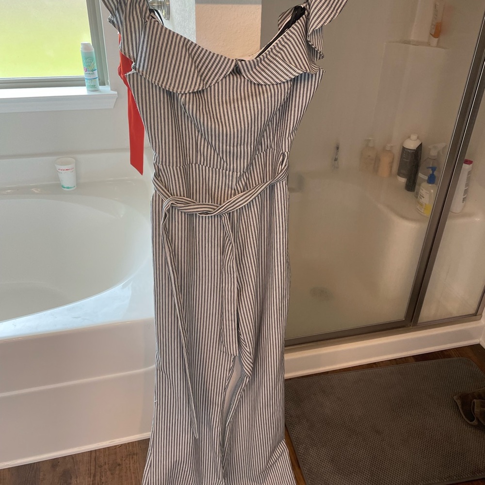 Dillard’s size 10 jumpsuit. NWT.